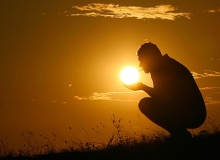 MỘT THOÁNG SUY TƯ