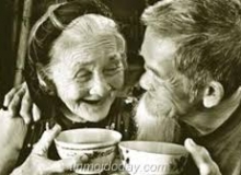 ĐÁM CƯỚI KIM CƯƠNG