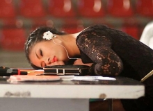 THƠ HÀI:CÔ THƯ KÝ NGỦ GỤC